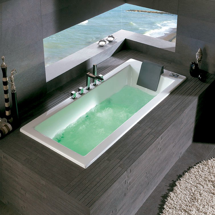 White freestanding bathtub Bath whirlpool tub